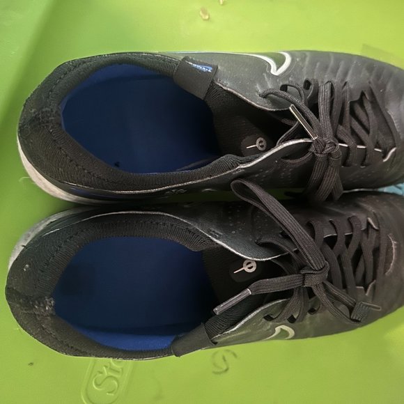 Nike Men\'s Hyper Venom Soccer Cleats, soft ground, Used, Size: 9.5, No tears main image 8